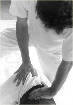 Behandlung mit zwei Händen Nahaufnahme